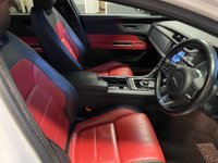 USED 2016 16 JAGUAR XF 2.0 R-SPORT AUTOMATIC TWO TONE RED / BLACK LEATHER