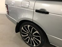 USED 2010 10 LAND ROVER RANGE ROVER 3.6 TDV8 VOGUE 5d 271 BHP * CRUISE   * BLUETOOTH * NAV * DEC MOT * PRIVACY GLASS *