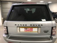 USED 2010 10 LAND ROVER RANGE ROVER 3.6 TDV8 VOGUE 5d 271 BHP * CRUISE   * BLUETOOTH * NAV * DEC MOT * PRIVACY GLASS *