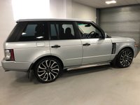 USED 2010 10 LAND ROVER RANGE ROVER 3.6 TDV8 VOGUE 5d 271 BHP * CRUISE   * BLUETOOTH * NAV * DEC MOT * PRIVACY GLASS *