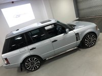 USED 2010 10 LAND ROVER RANGE ROVER 3.6 TDV8 VOGUE 5d 271 BHP * CRUISE   * BLUETOOTH * NAV * DEC MOT * PRIVACY GLASS *