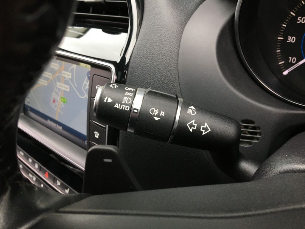 USED 2016 66 JAGUAR XE 2.0 R-SPORT AWD 4d 178 BHP 