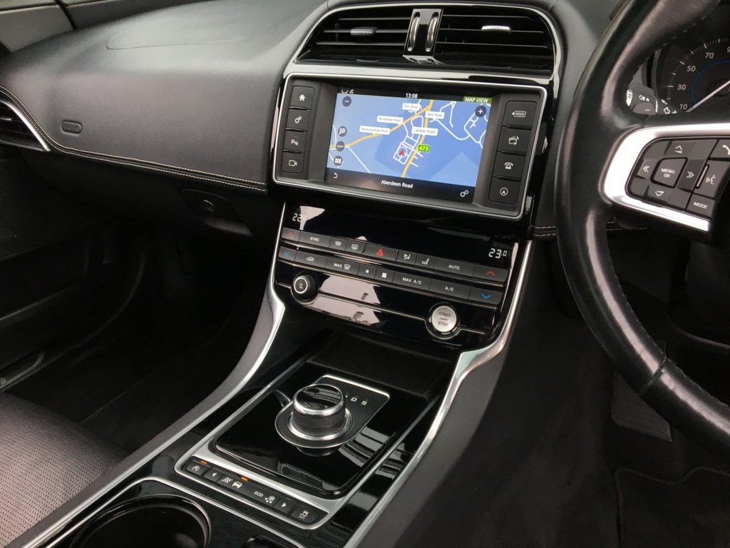 USED 2016 66 JAGUAR XE 2.0 R-SPORT AWD 4d 178 BHP 
