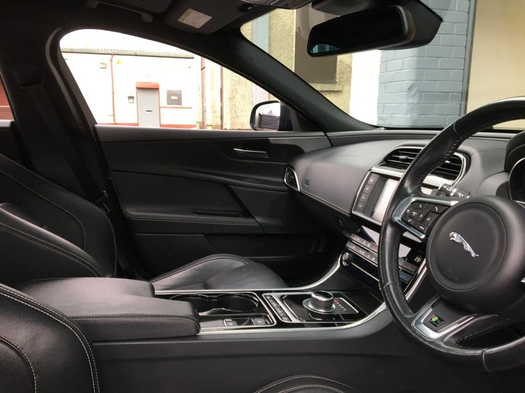 USED 2016 66 JAGUAR XE 2.0 R-SPORT AWD 4d 178 BHP 