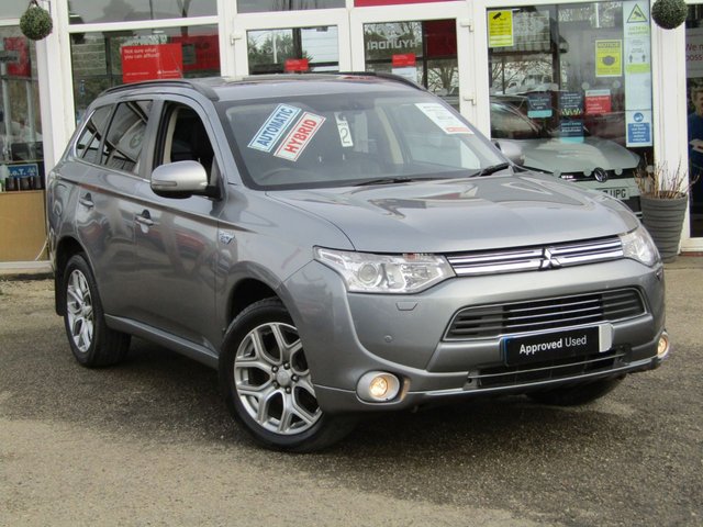 2015 15 Mitsubishi Outlander 2.0 PHEV GX 4H 5d 162 BHP