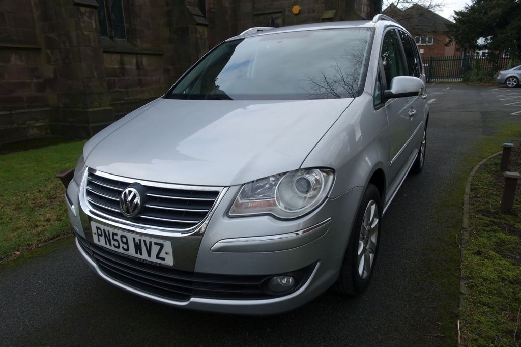 View our VOLKSWAGEN TOURAN