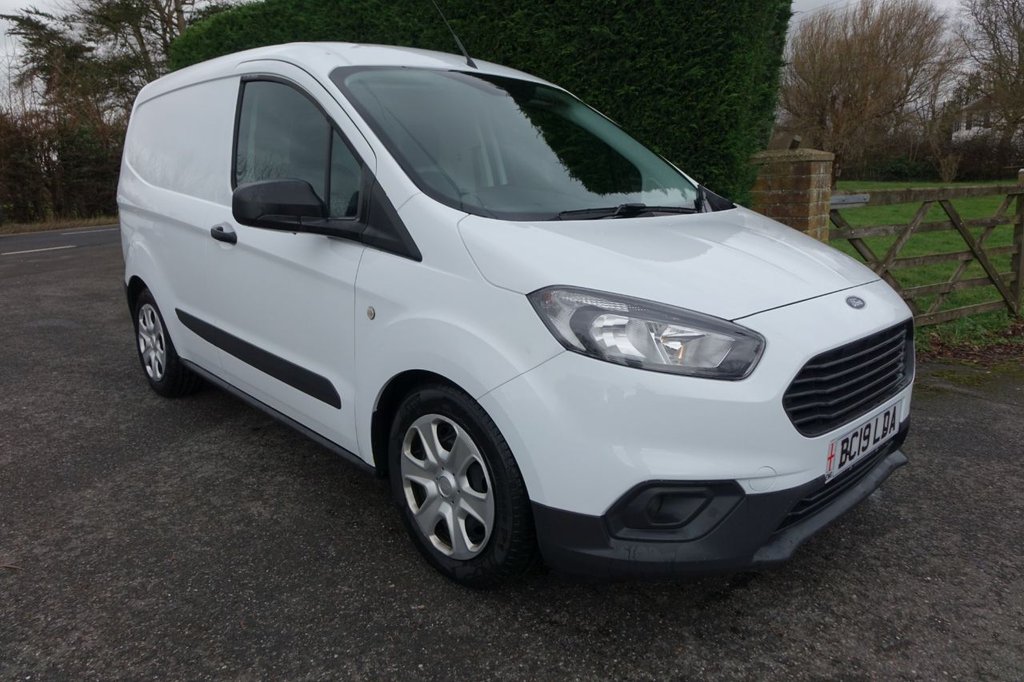 View our FORD TRANSIT COURIER
