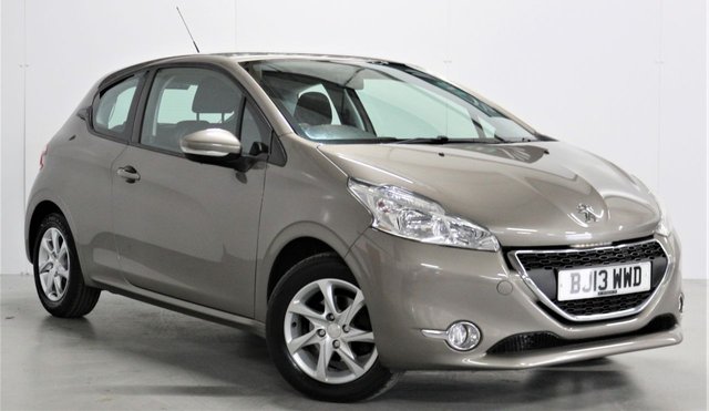 View our PEUGEOT 208