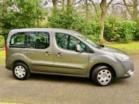 USED 2012 12 PEUGEOT PARTNER 1.6 TEPEE S HDI 5d 92 BHP ONLY 60,000 MILES//X8 PEUGEOT/SPECIALIST SERVICE STAMPS GREAT CONDITION INSIDE AND OUT////WILL COME WITH 12 MONTHS MOT