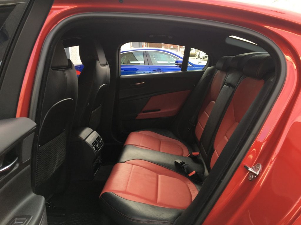 USED 2017 17 JAGUAR XE 2.0 R-SPORT 4d 178 BHP 
