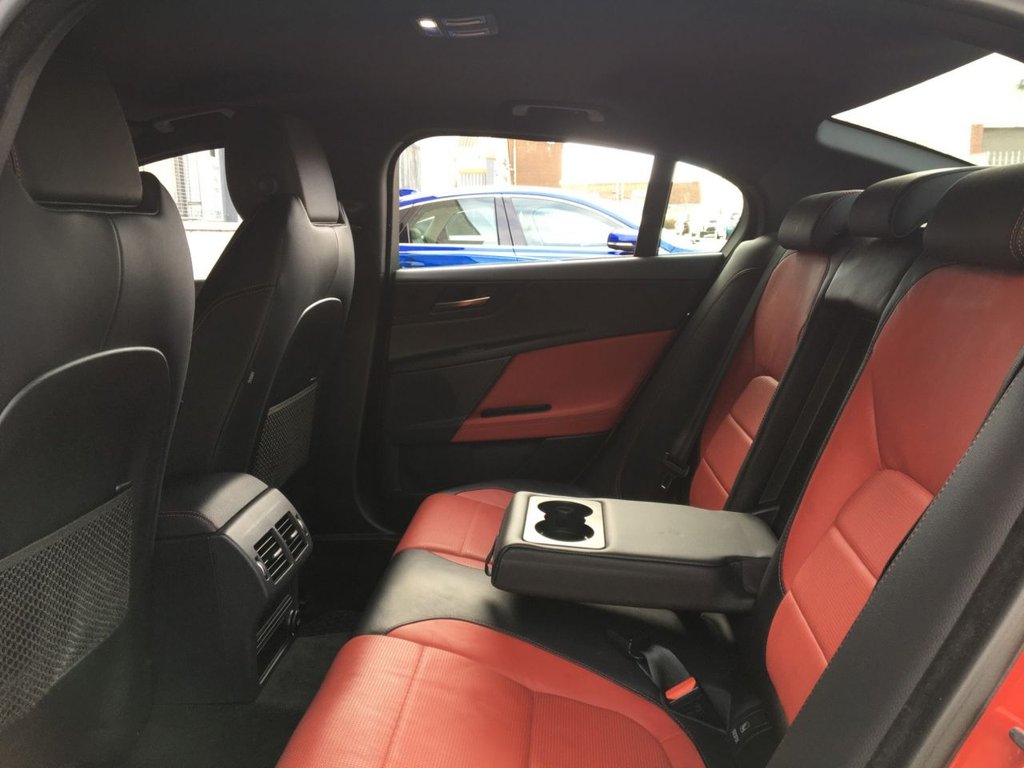 USED 2017 17 JAGUAR XE 2.0 R-SPORT 4d 178 BHP 