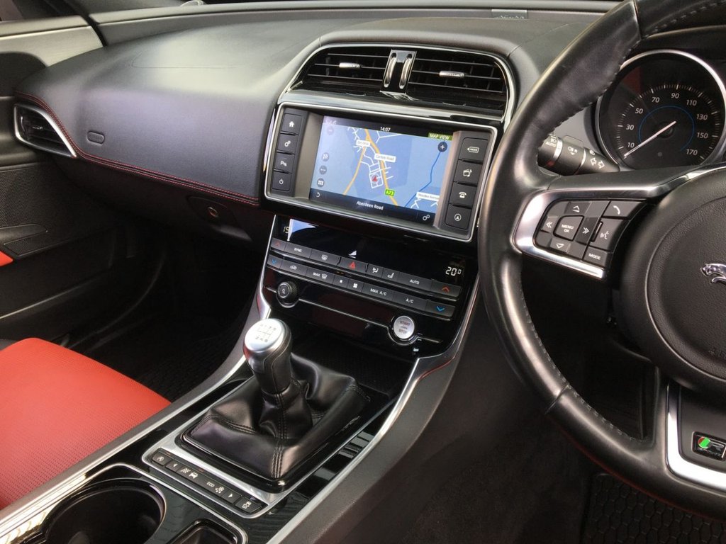 USED 2017 17 JAGUAR XE 2.0 R-SPORT 4d 178 BHP 