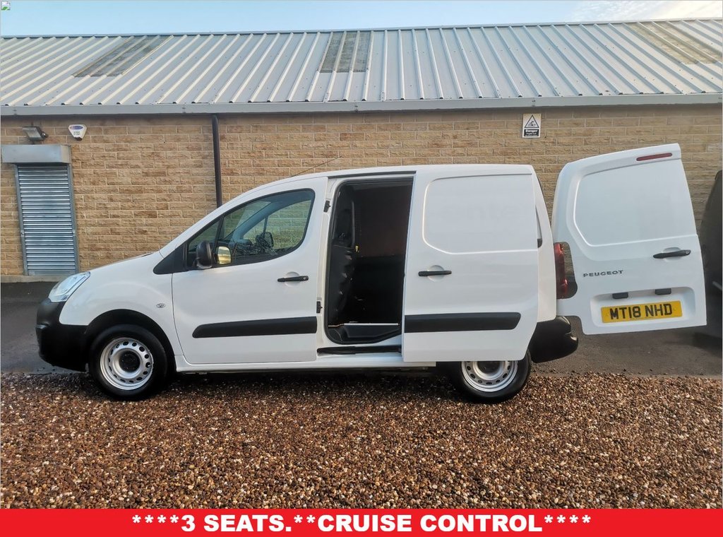 View our PEUGEOT PARTNER