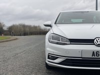 USED 2017 17 VOLKSWAGEN GOLF 1.6 GT TDI BLUEMOTION TECHNOLOGY 5d 114 BHP Sat Nav Adaptive Cruise