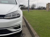 USED 2017 17 VOLKSWAGEN GOLF 1.6 GT TDI BLUEMOTION TECHNOLOGY 5d 114 BHP Sat Nav Adaptive Cruise