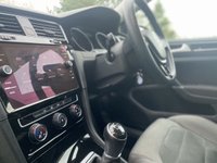 USED 2017 17 VOLKSWAGEN GOLF 1.6 GT TDI BLUEMOTION TECHNOLOGY 5d 114 BHP Sat Nav Adaptive Cruise