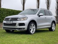 USED 2013 13 VOLKSWAGEN TOUAREG 3.0 V6 ALTITUDE TDI BLUEMOTION TECHNOLOGY 5d 242 BHP BLUETOOTH + AUDIO CONNECTIVITY + CRUISE CONTROL + SAT NAVIGATION + DAB RADIO ++