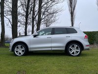 USED 2013 13 VOLKSWAGEN TOUAREG 3.0 V6 ALTITUDE TDI BLUEMOTION TECHNOLOGY 5d 242 BHP BLUETOOTH + AUDIO CONNECTIVITY + CRUISE CONTROL + SAT NAVIGATION + DAB RADIO ++