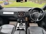 USED 2013 13 VOLKSWAGEN TOUAREG 3.0 V6 ALTITUDE TDI BLUEMOTION TECHNOLOGY 5d 242 BHP BLUETOOTH + AUDIO CONNECTIVITY + CRUISE CONTROL + SAT NAVIGATION + DAB RADIO ++