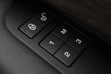 USED 2017 67 LAND ROVER DISCOVERY 3.0 TD6 HSE 5DR AUTO 255 BHP FULL LAND ROVER SERVICE HISTORY + HEATED/COOLED LEATHER SEATS + 7 SEATS + PANORAMIC ROOF + SATELLITE NAVIGATION + REVERSING CAMERA + PARKING SENSOR + HEATED REAR SEATS + LANE ASSIST SYSTEM + BLIND SPOT MONITOR + BLUETOOTH + CRUISE CONTROL + CLIMATE CONTROL + MULTI FUNCTION WHEEL + ELECTRIC/MEMORY FRONT SEATS + ELECTRIC 3RD ROW SEATS + PRIVACY GLASS + DAB RADIO + MERIDIAN PREMIUM SPEAKERS + ELECTRIC WINDOWS + ELECTRIC/HEATED/FOLDING DOOR MIRRORS + 21 INCH ALLOY WHEELS