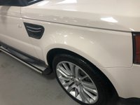 USED 2010 K LAND ROVER RANGE ROVER SPORT 3.0 TDV6 HSE 5d 245 BHP * CLIMATE * 20 INCH ALLOYS * 2 KEYS * MOT AUG * PRIVACY GLASS * 8 SERVICES *