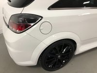USED 2010 60 VAUXHALL ASTRA 2.0 VXR ARCTIC EDITION 3d 236 BHP * 19 INCH ALLOYS * AIR CON * MOT OCT 2021 * 2 KEYS * HEATED LEATHER  FRONT SEATS *