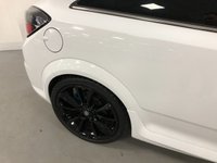 USED 2010 60 VAUXHALL ASTRA 2.0 VXR ARCTIC EDITION 3d 236 BHP * 19 INCH ALLOYS * AIR CON * MOT OCT 2021 * 2 KEYS * HEATED LEATHER  FRONT SEATS *