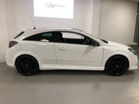 USED 2010 60 VAUXHALL ASTRA 2.0 VXR ARCTIC EDITION 3d 236 BHP * 19 INCH ALLOYS * AIR CON * MOT OCT 2021 * 2 KEYS * HEATED LEATHER  FRONT SEATS *