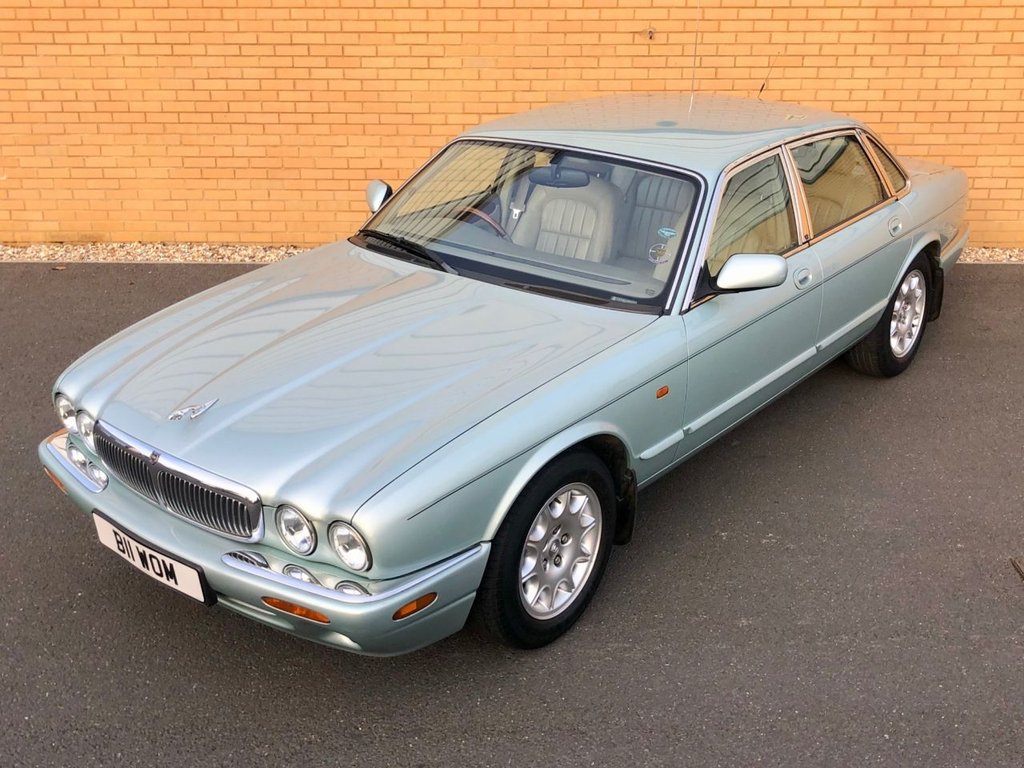 USED 1999 B JAGUAR XJ SOVEREIGN  // 4.0 V8 // SWB 4d // 290 BHP // Px swap 