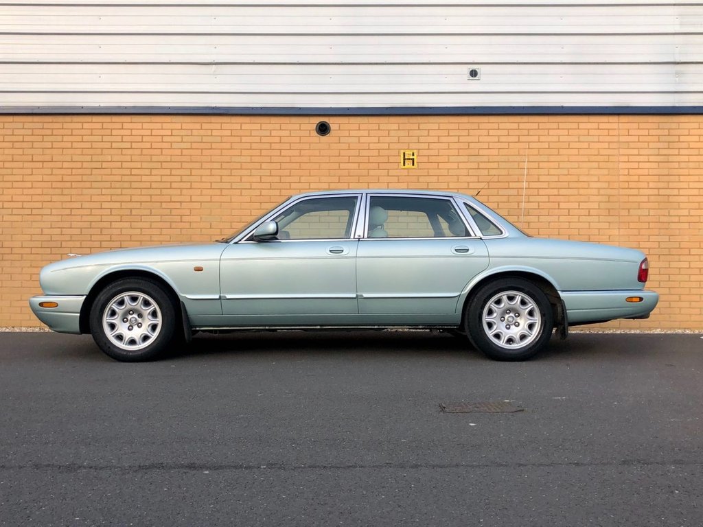 USED 1999 B JAGUAR XJ SOVEREIGN  // 4.0 V8 // SWB 4d // 290 BHP // Px swap 