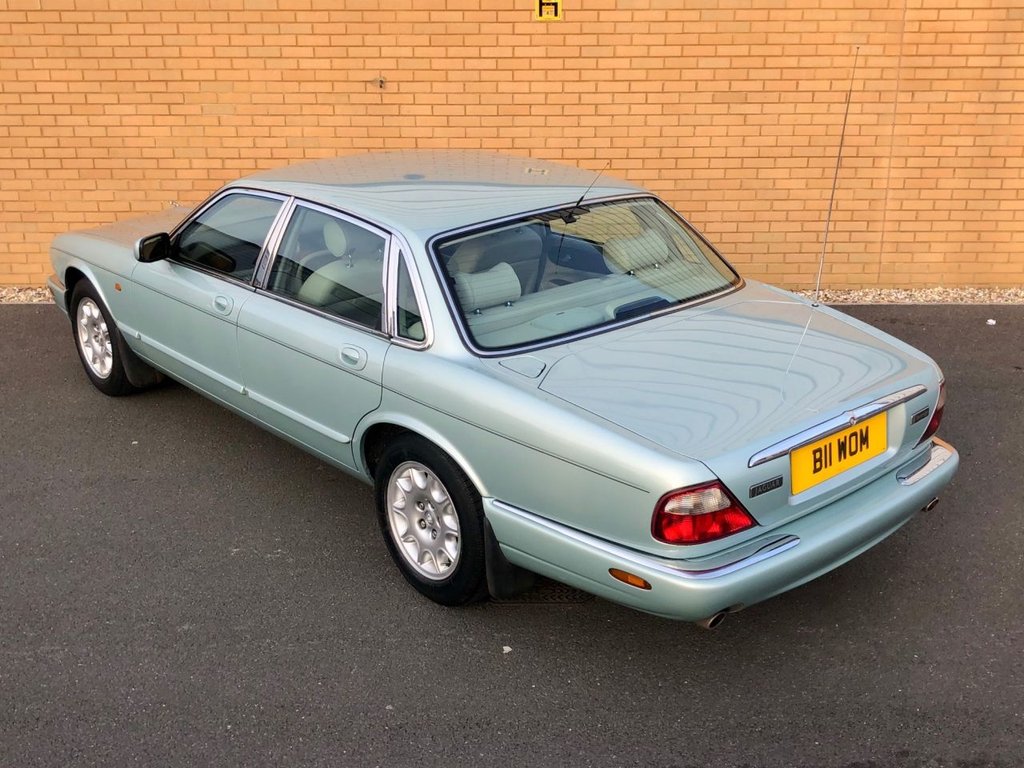 USED 1999 B JAGUAR XJ SOVEREIGN  // 4.0 V8 // SWB 4d // 290 BHP // Px swap 