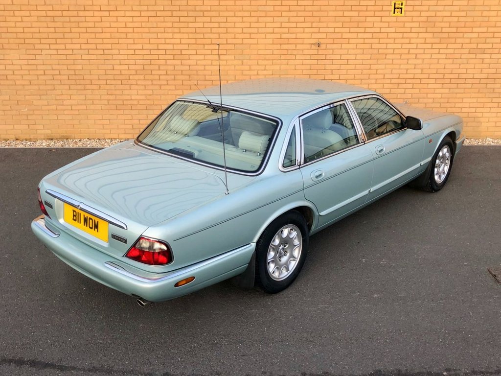 USED 1999 B JAGUAR XJ SOVEREIGN  // 4.0 V8 // SWB 4d // 290 BHP // Px swap 