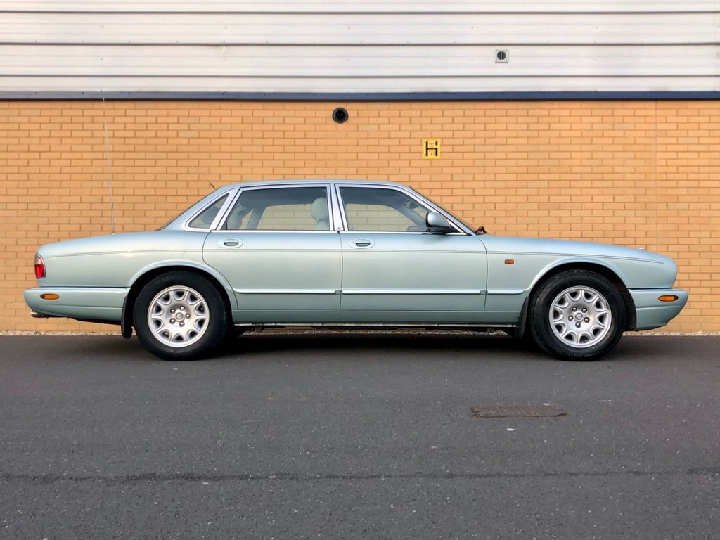 USED 1999 B JAGUAR XJ SOVEREIGN  // 4.0 V8 // SWB 4d // 290 BHP // Px swap 