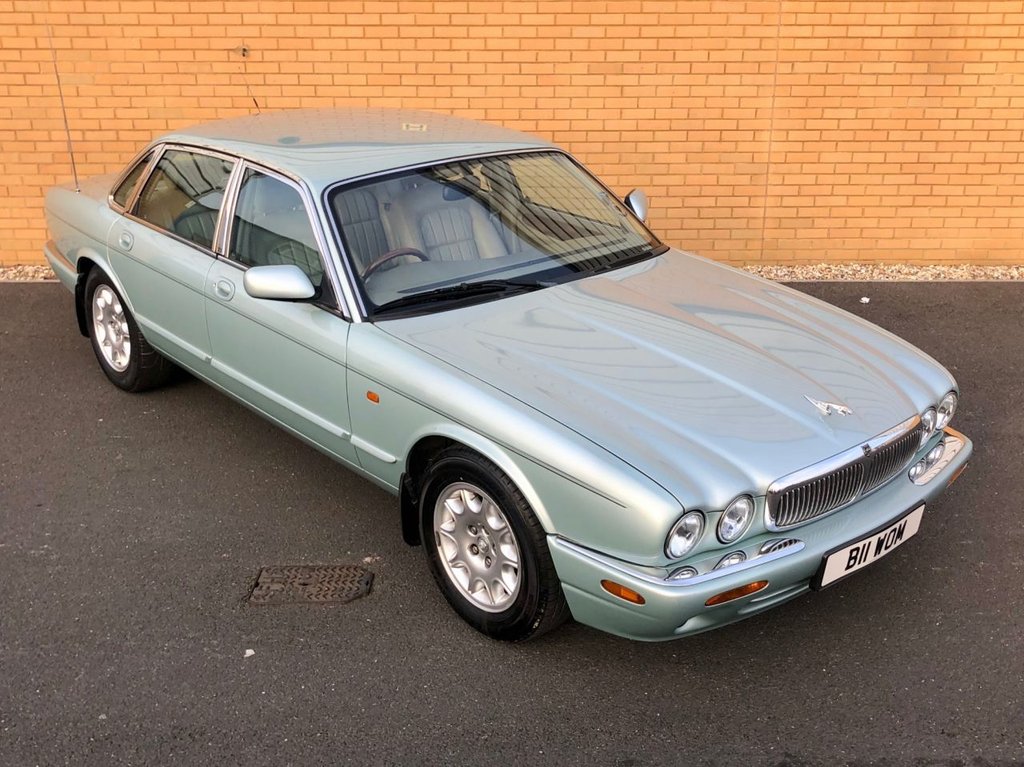 USED 1999 B JAGUAR XJ SOVEREIGN  // 4.0 V8 // SWB 4d // 290 BHP // Px swap 