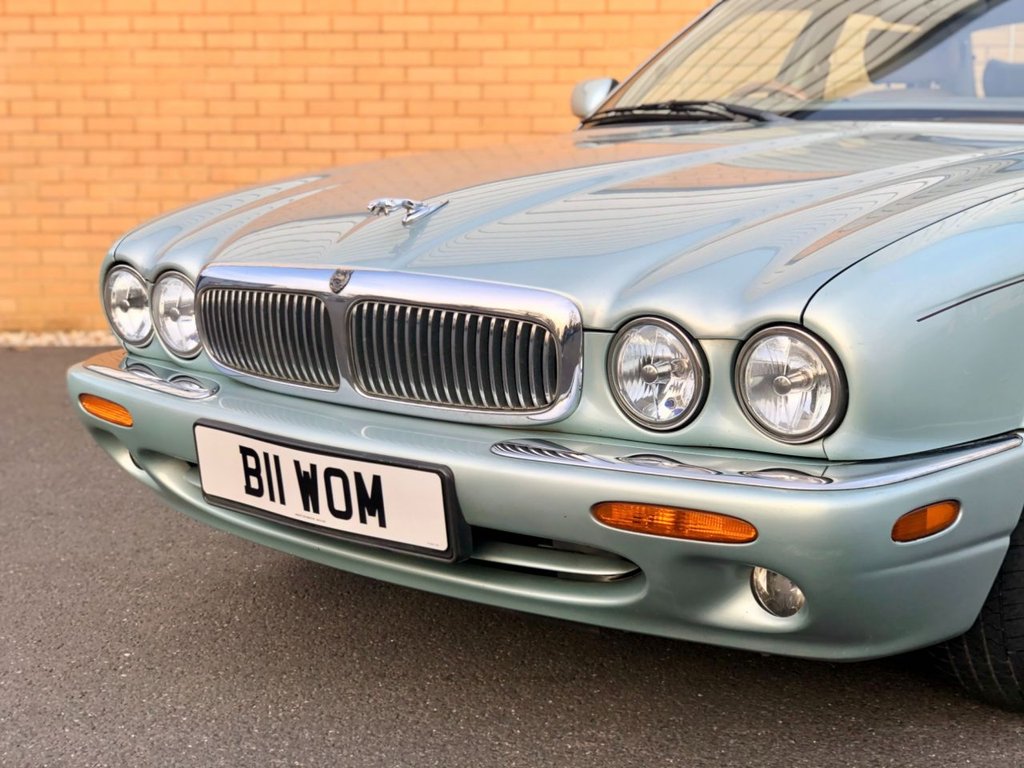 USED 1999 B JAGUAR XJ SOVEREIGN  // 4.0 V8 // SWB 4d // 290 BHP // Px swap 