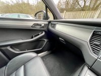USED 2015 15 PORSCHE MACAN 3.6 TURBO PDK 5d 400 BHP 