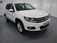 USED 2013 13 VOLKSWAGEN TIGUAN 1.4 SE TSI BLUEMOTION TECHNOLOGY 5d 158 BHP TALL RIDING CROSSOVER COMBINES THE USABILITY OF THE GOLF.