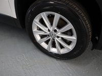 USED 2013 13 VOLKSWAGEN TIGUAN 1.4 SE TSI BLUEMOTION TECHNOLOGY 5d 158 BHP TALL RIDING CROSSOVER COMBINES THE USABILITY OF THE GOLF.