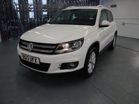 USED 2013 13 VOLKSWAGEN TIGUAN 1.4 SE TSI BLUEMOTION TECHNOLOGY 5d 158 BHP TALL RIDING CROSSOVER COMBINES THE USABILITY OF THE GOLF.
