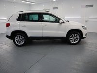 USED 2013 13 VOLKSWAGEN TIGUAN 1.4 SE TSI BLUEMOTION TECHNOLOGY 5d 158 BHP TALL RIDING CROSSOVER COMBINES THE USABILITY OF THE GOLF.
