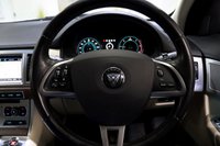 USED 2014 64 JAGUAR XF 2.2 D LUXURY 4d 163 BHP 
