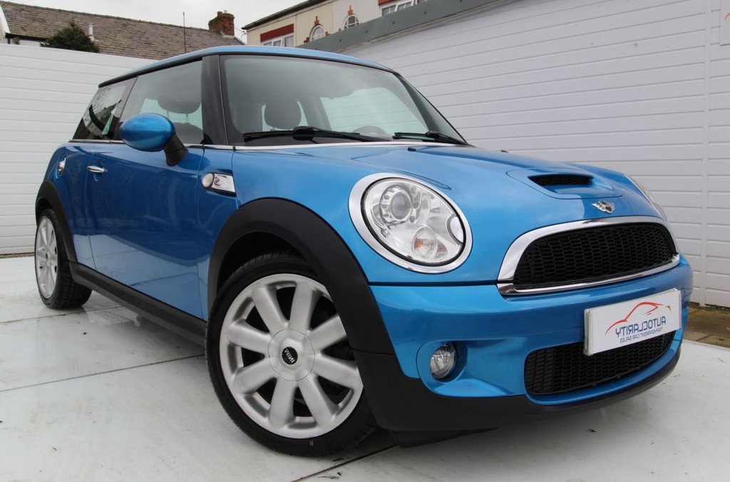 View our MINI HATCH COOPER