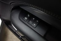 USED 2017 17 LAND ROVER DISCOVERY 3.0 TD6 FIRST EDITION 5d AUTO 255 BHP REAR SEAT ENTERTAINMENT + SAT NAV