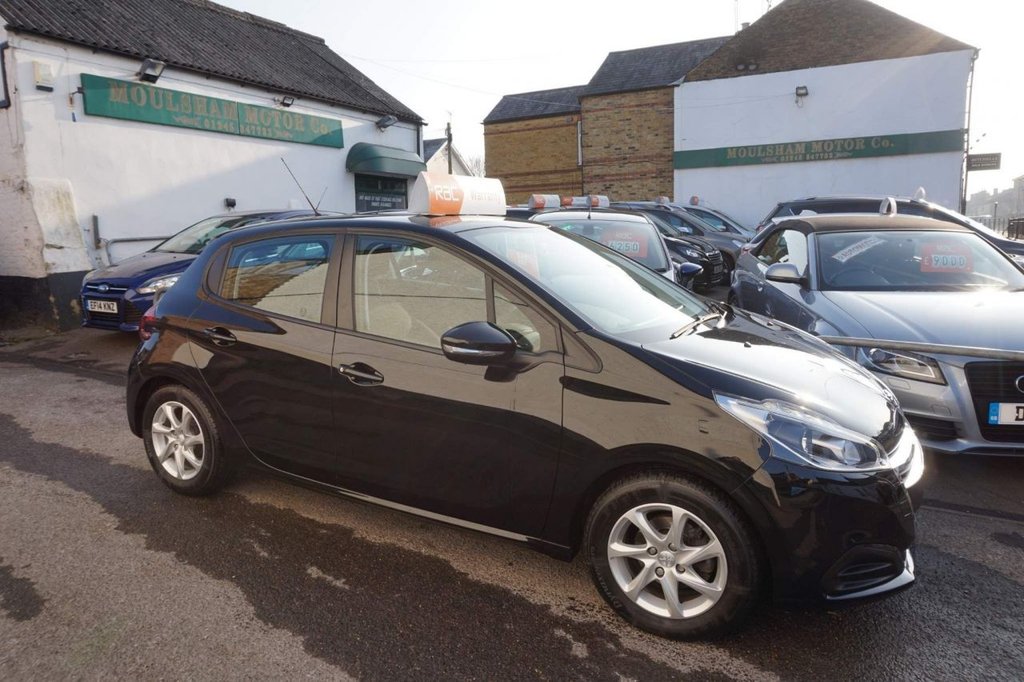 View our PEUGEOT 208
