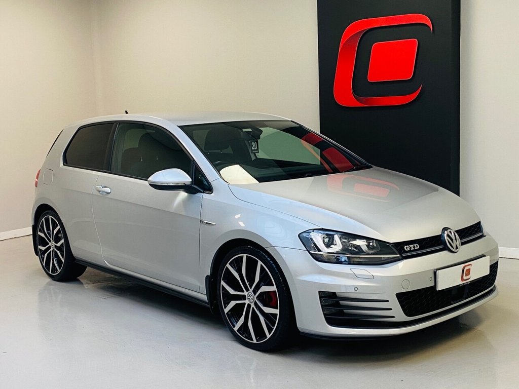 View our VOLKSWAGEN GOLF