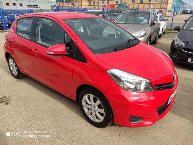 2012 62 TOYOTA YARIS 1.3 VVT-I TR 5d 6 STAMPS OF SERVICE HISTORY