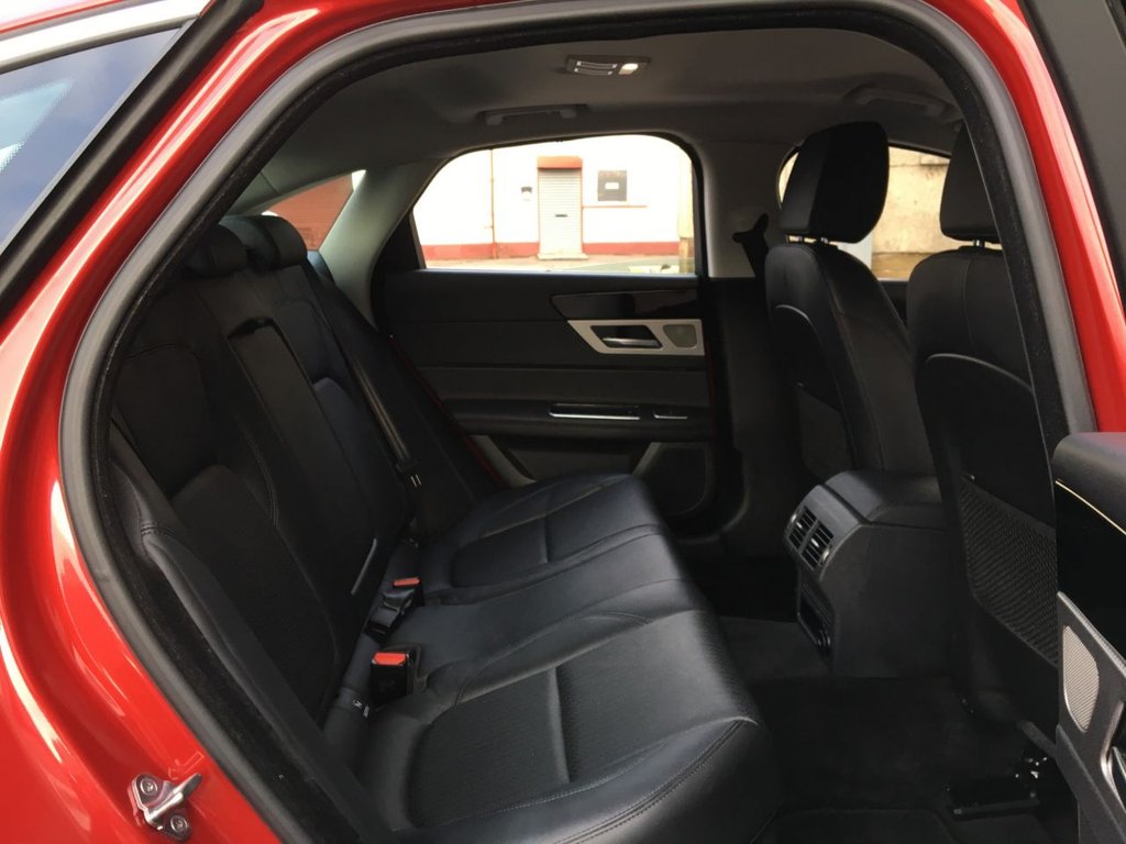 USED 2018 67 JAGUAR XF 2.0 D PRESTIGE 4d 177 BHP 