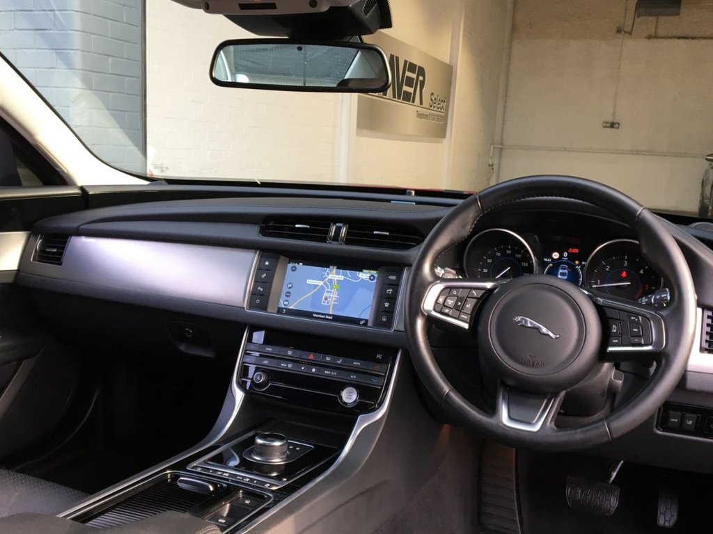 USED 2018 67 JAGUAR XF 2.0 D PRESTIGE 4d 177 BHP 