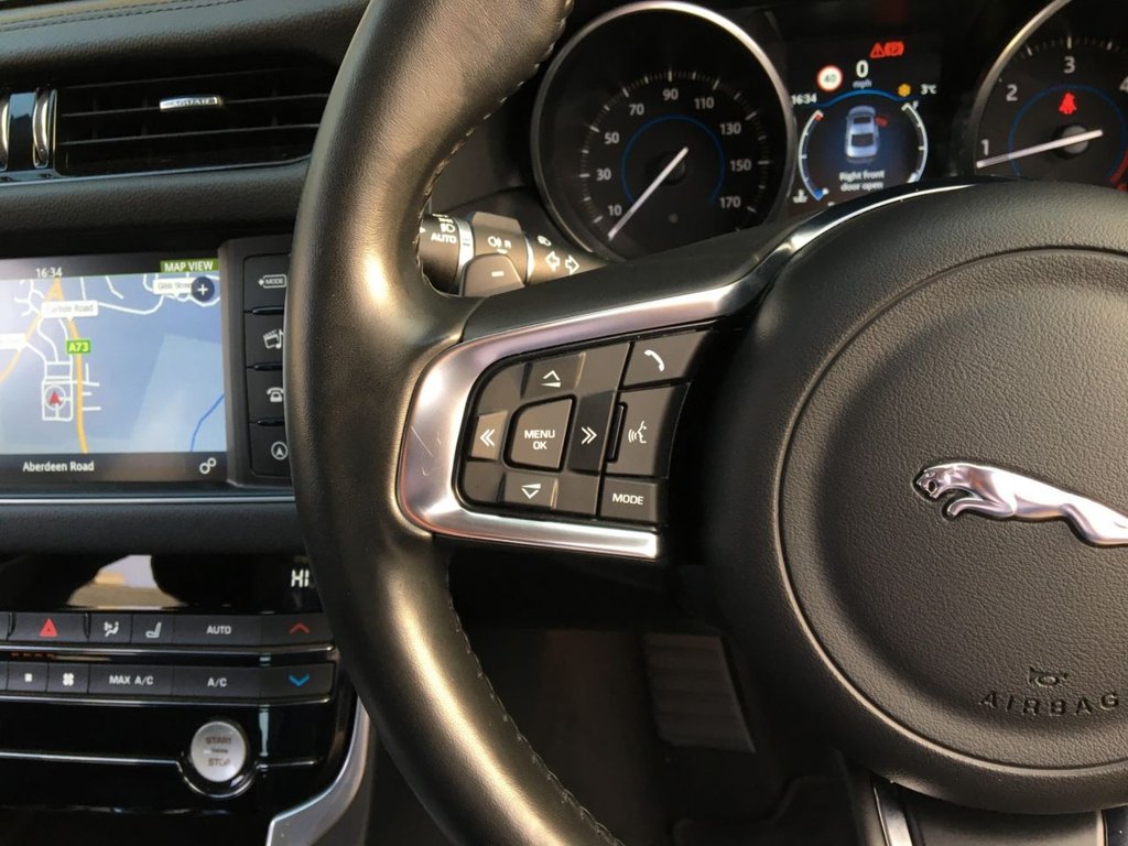 USED 2018 67 JAGUAR XF 2.0 D PRESTIGE 4d 177 BHP 