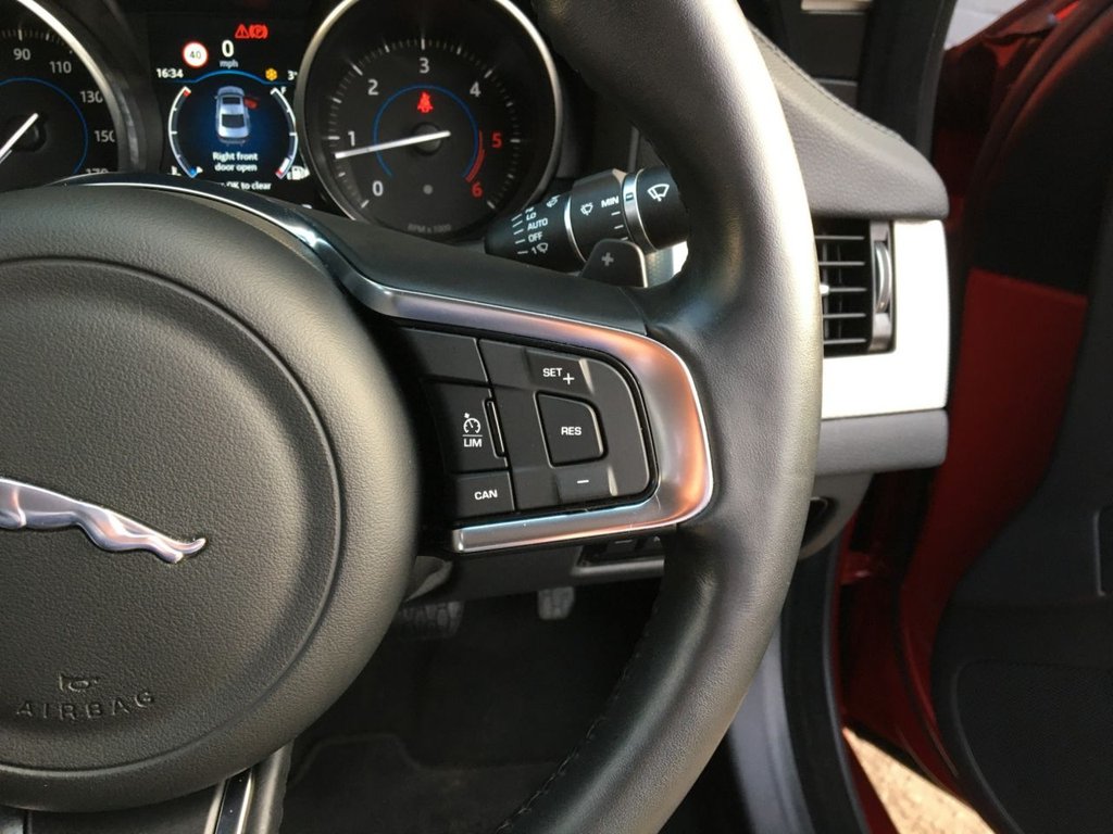 USED 2018 67 JAGUAR XF 2.0 D PRESTIGE 4d 177 BHP 